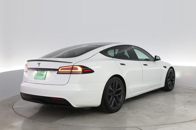 2023 Tesla Model S — photo 2 of 22