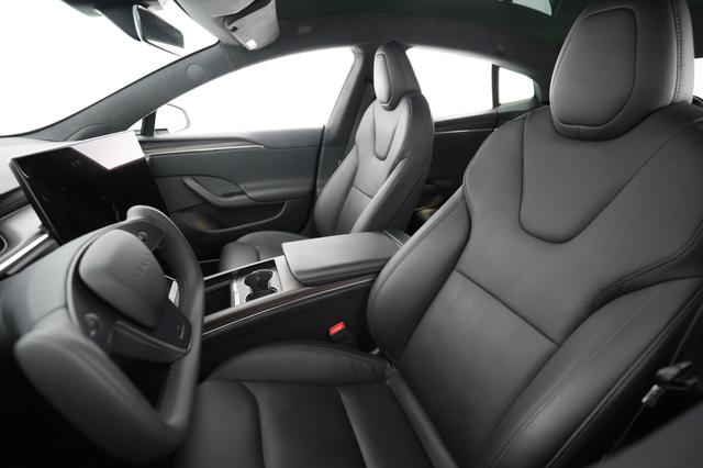 2023 Tesla Model S — photo 3 of 22