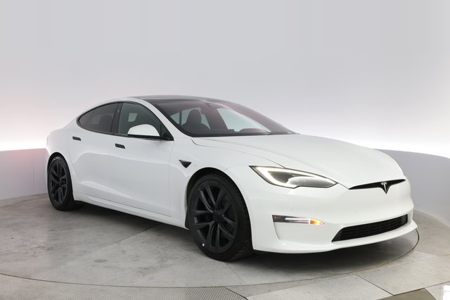 2023 Tesla Model S — photo 10 of 22