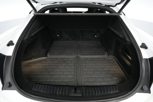 2023 Tesla Model S — photo 6 of 22