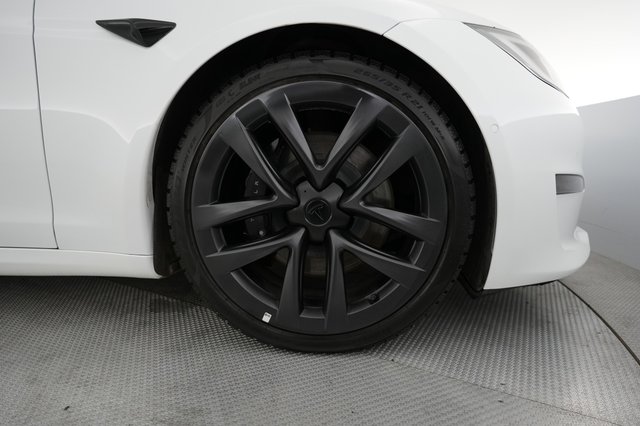 2023 Tesla Model S — photo 7 of 22