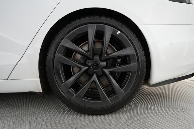 2023 Tesla Model S — photo 18 of 22