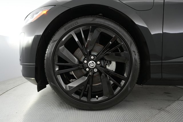 2024 Jaguar I-Pace — photo 15 of 22