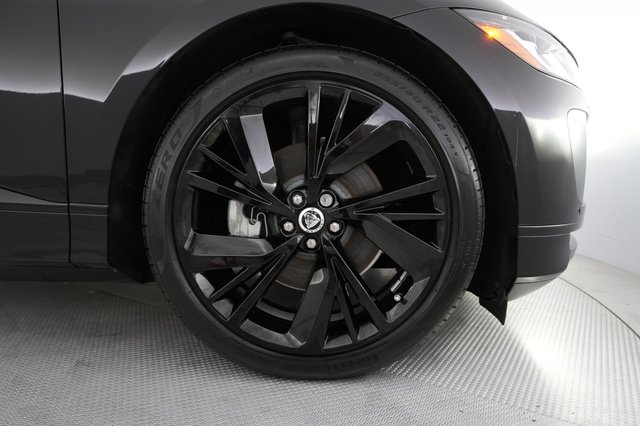 2024 Jaguar I-Pace — photo 16 of 22