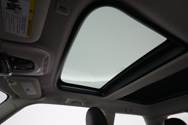 2024 MINI Cooper SE — photo 21 of 25