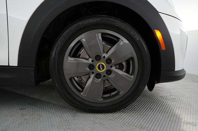 2024 MINI Cooper SE — photo 7 of 25