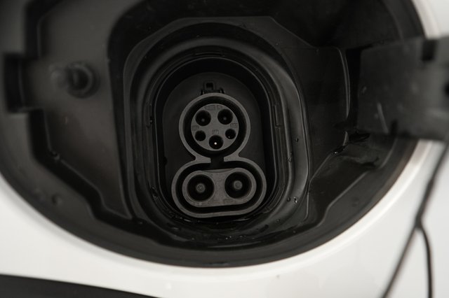 2024 MINI Cooper SE — photo 8 of 25