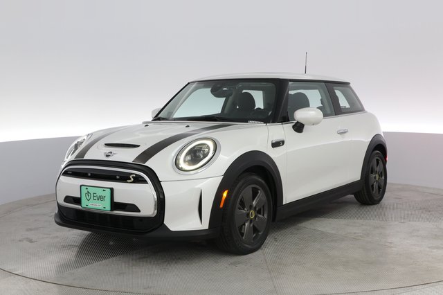 2024 MINI Cooper SE — VIN WMW13DJ03R2U47017