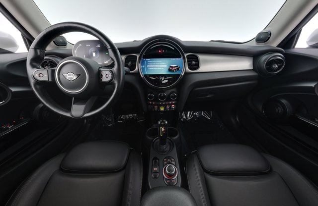 2024 MINI Cooper SE — photo 20 of 25