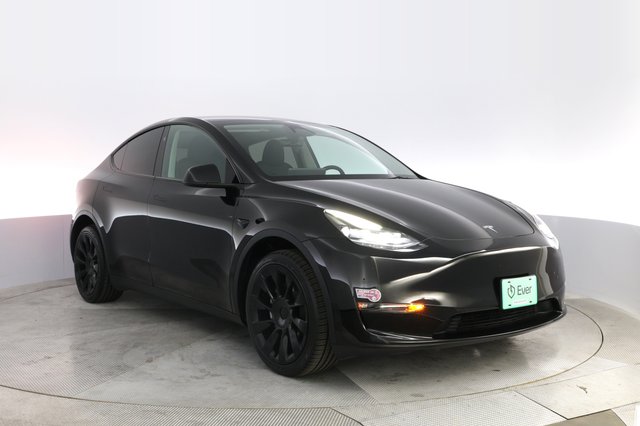 2023 Tesla Model Y — photo 10 of 22