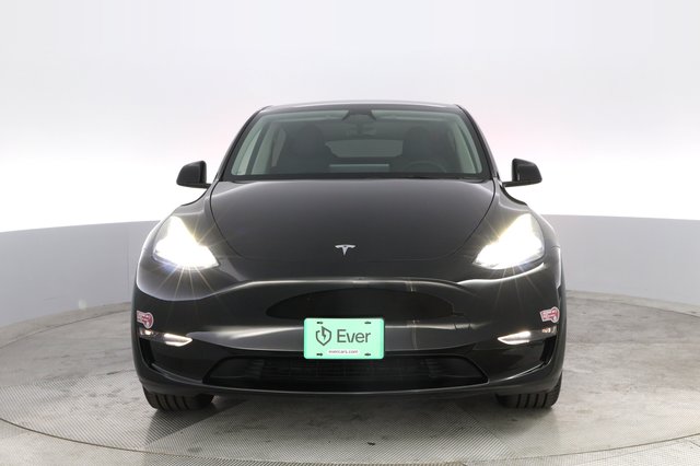 2023 Tesla Model Y — photo 9 of 22