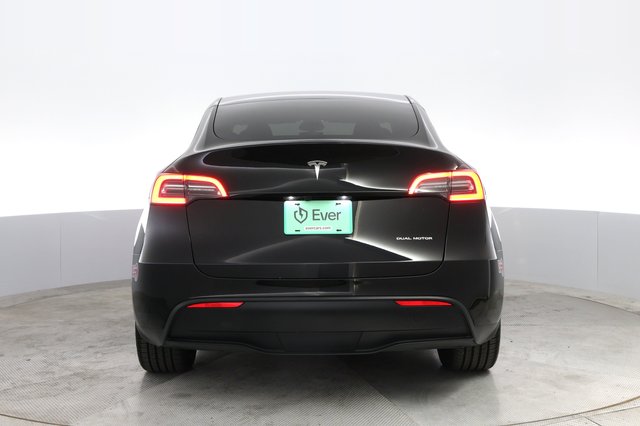 2023 Tesla Model Y — photo 12 of 22