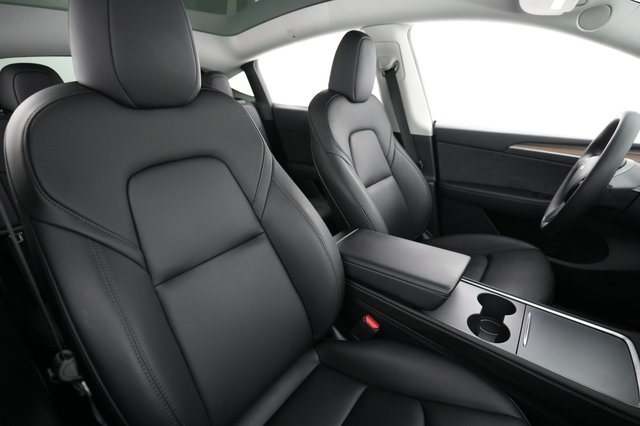2023 Tesla Model Y — photo 18 of 22