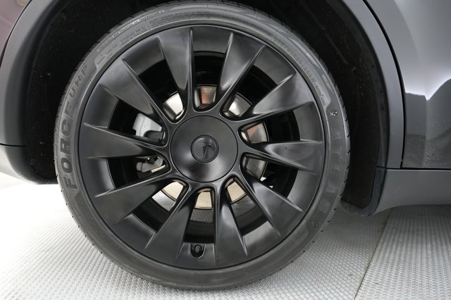 2023 Tesla Model Y — photo 15 of 22