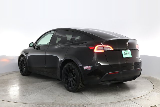 2023 Tesla Model Y — photo 8 of 22