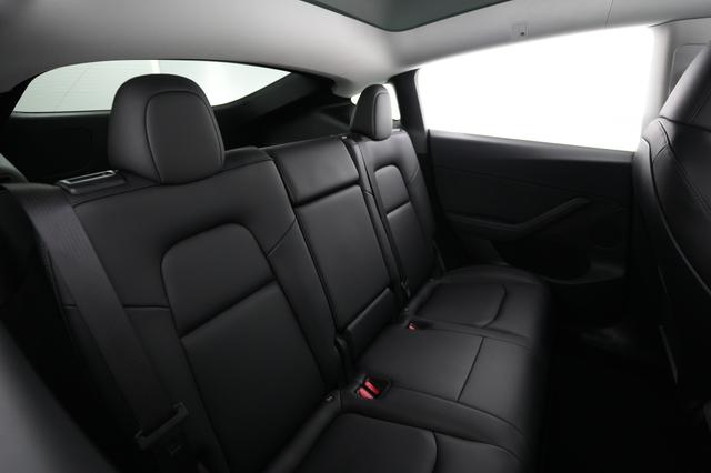 2023 Tesla Model Y — photo 4 of 22