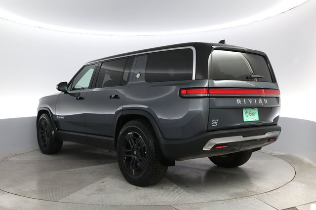 2023 Rivian R1S — photo 13 of 23