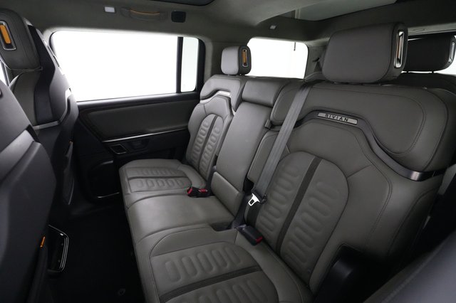 2023 Rivian R1S — photo 19 of 23