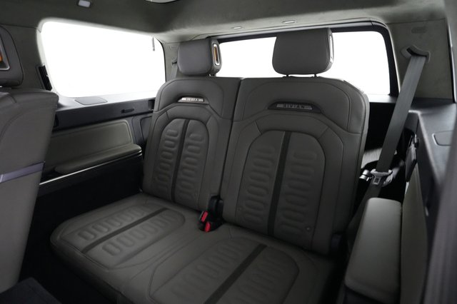 2023 Rivian R1S — photo 20 of 23