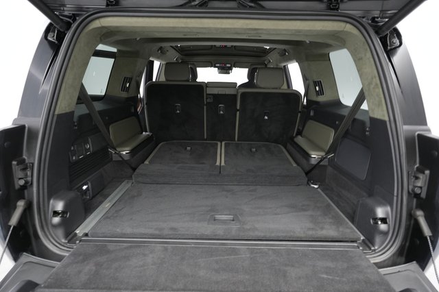 2023 Rivian R1S — photo 6 of 23