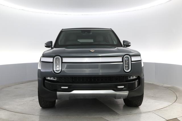 2023 Rivian R1S — photo 9 of 23