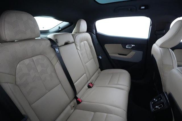 2022 Polestar 2 — photo 4 of 22