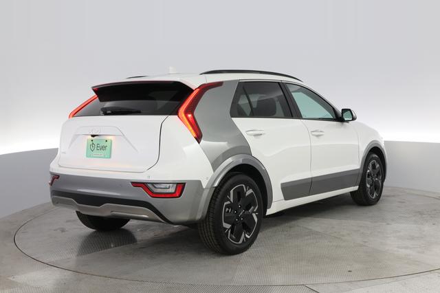 2023 Kia Niro EV — photo 2 of 23