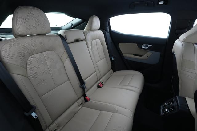 2022 Polestar 2 — photo 4 of 23