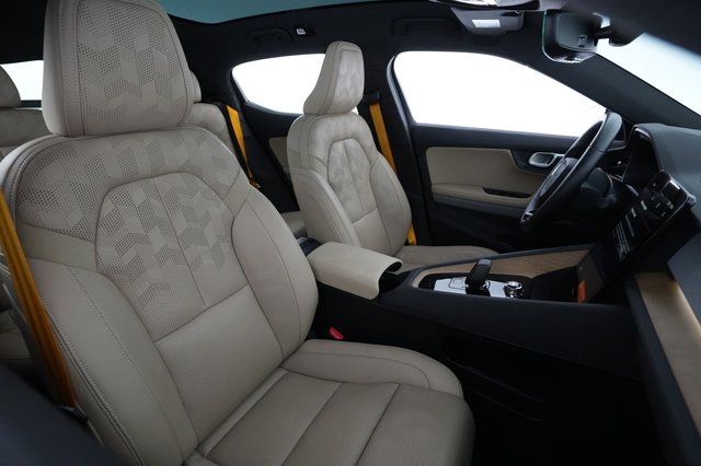 2022 Polestar 2 — photo 19 of 23