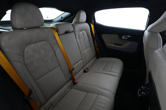2022 Polestar 2 — photo 4 of 23