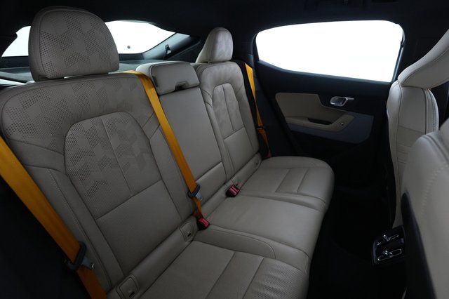 2022 Polestar 2 — photo 4 of 23