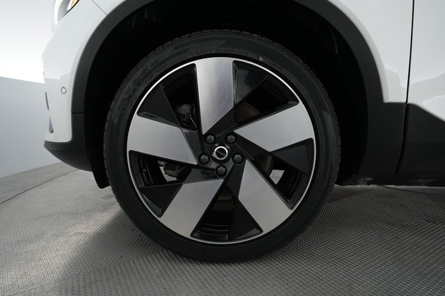 2023 Volvo C40 Recharge — photo 15 of 23
