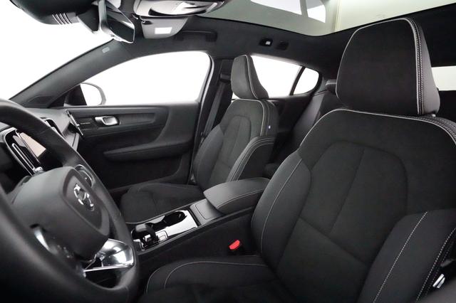 2023 Volvo C40 Recharge — photo 3 of 23