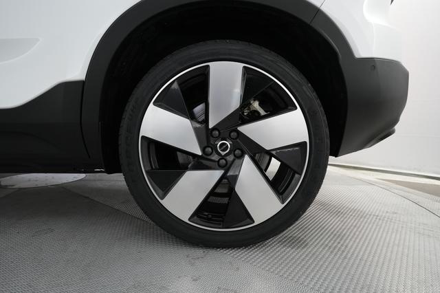 2023 Volvo C40 Recharge — photo 7 of 23