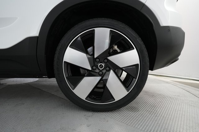 2023 Volvo C40 Recharge — photo 7 of 23