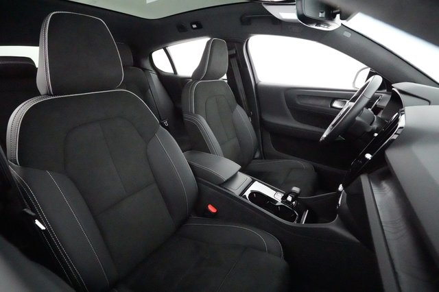 2023 Volvo C40 Recharge — photo 18 of 23