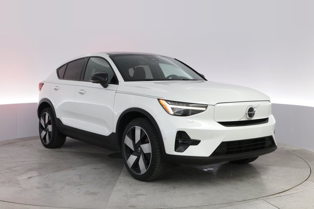 2023 Volvo C40 Recharge — photo 10 of 23