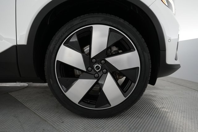 2023 Volvo C40 Recharge — photo 16 of 23