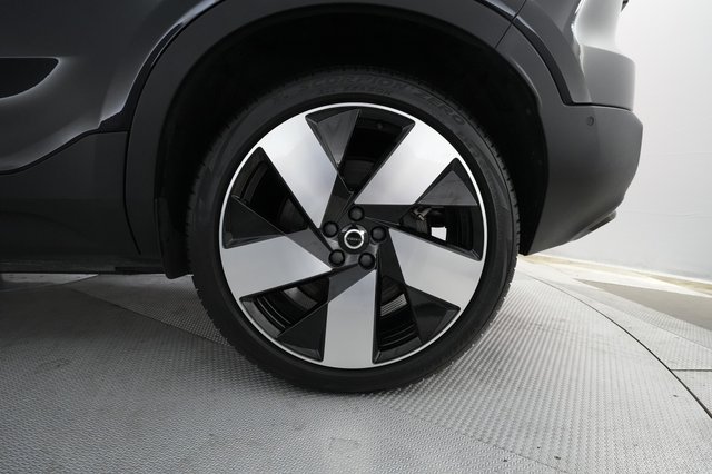 2023 Volvo C40 Recharge — photo 16 of 27
