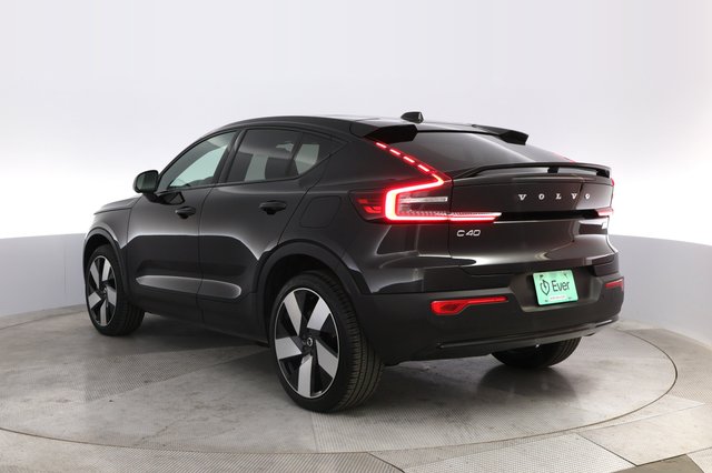 2023 Volvo C40 Recharge — photo 13 of 27