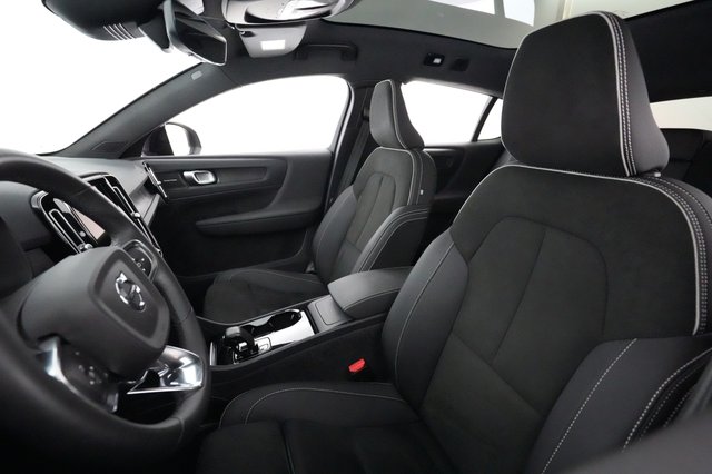 2023 Volvo C40 Recharge — photo 3 of 27