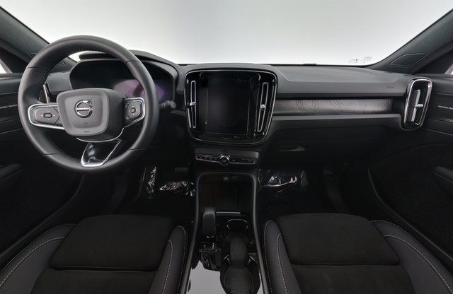 2023 Volvo C40 Recharge — photo 21 of 27