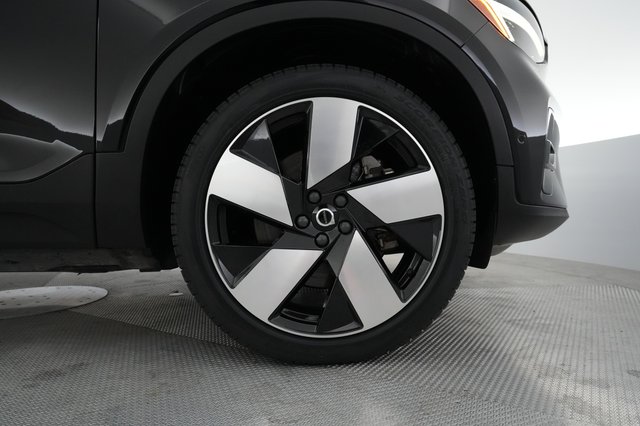 2023 Volvo C40 Recharge — photo 7 of 27