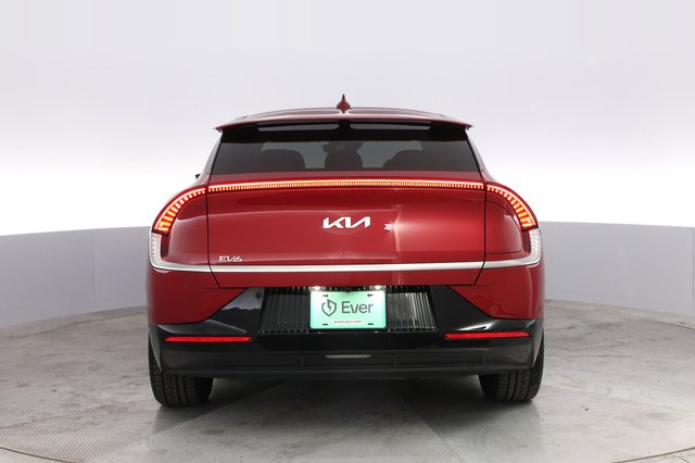 2023 Kia EV6 — photo 12 of 21