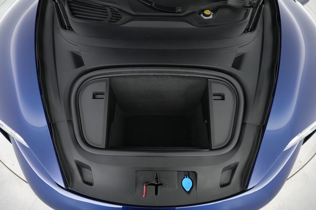 2022 Porsche Taycan — photo 22 of 23