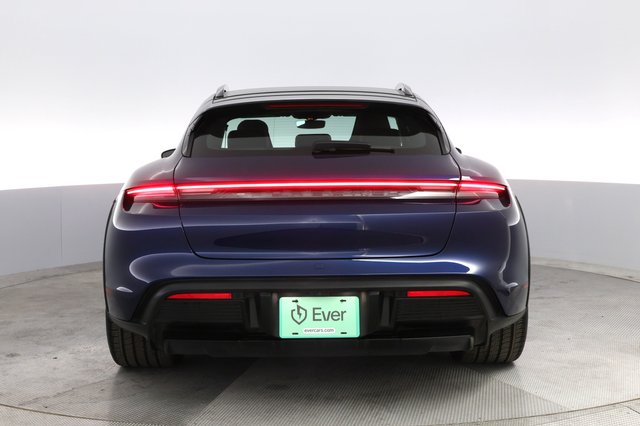 2022 Porsche Taycan — photo 12 of 23