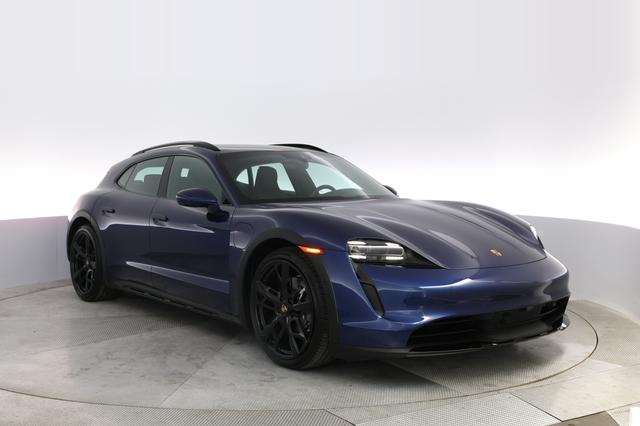 2022 Porsche Taycan — photo 10 of 23