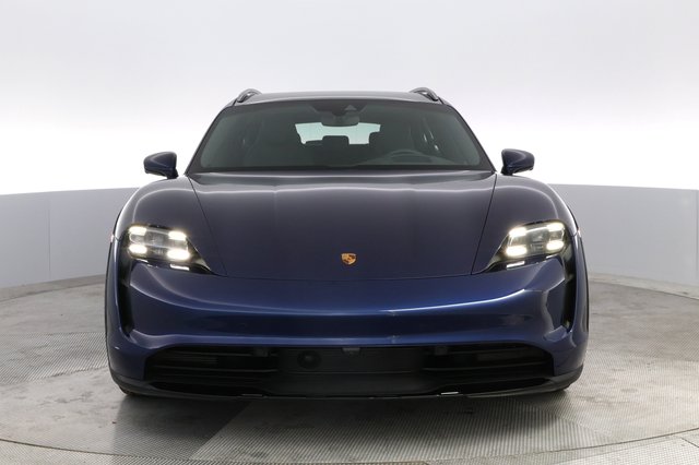 2022 Porsche Taycan — photo 9 of 23