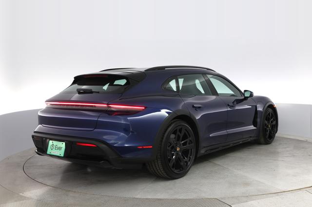2022 Porsche Taycan — photo 2 of 23