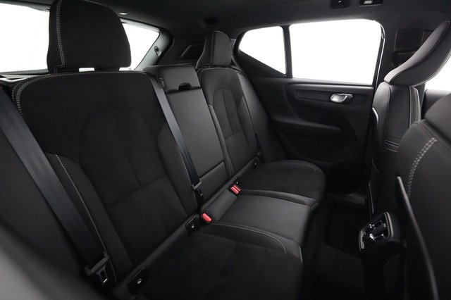 2023 Volvo XC40 Recharge — photo 4 of 24